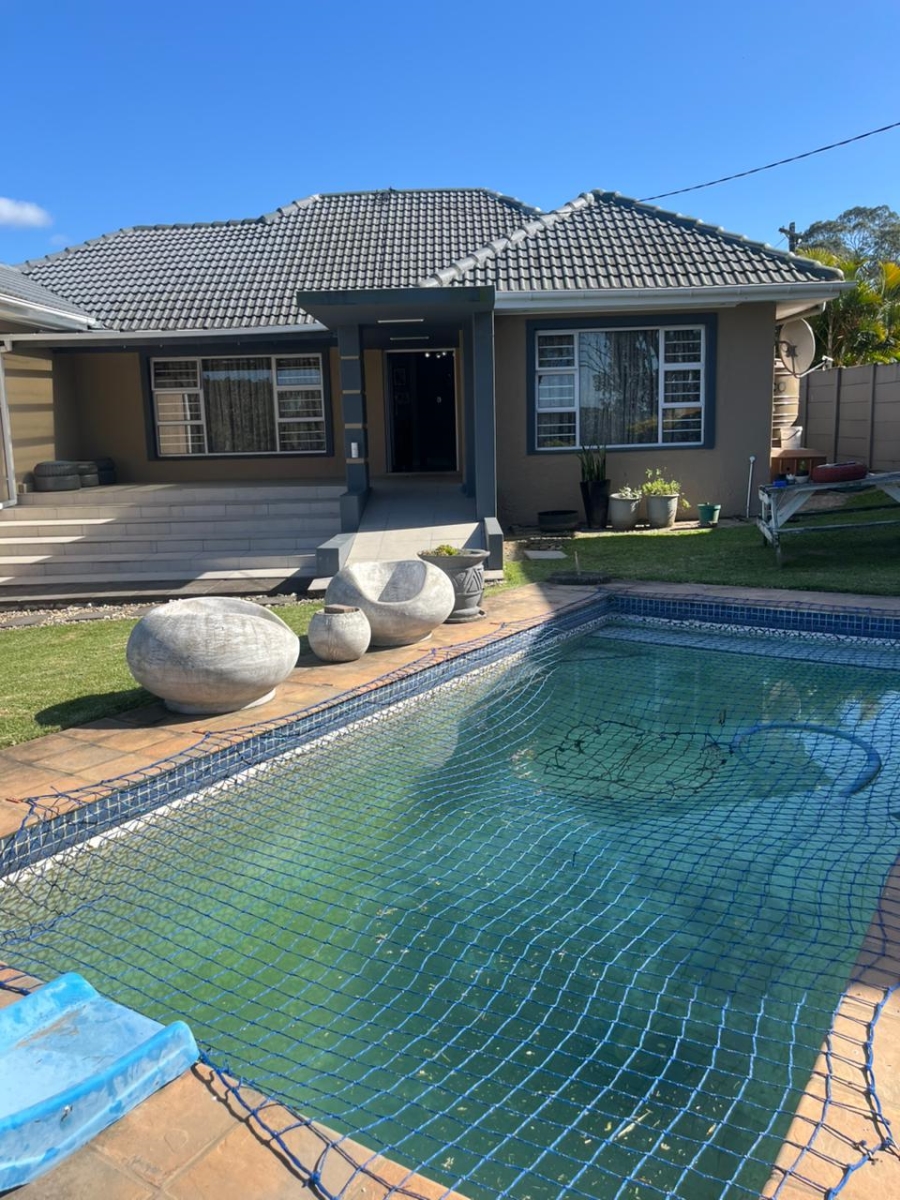 4 Bedroom Property for Sale in Abbotsford Eastern Cape